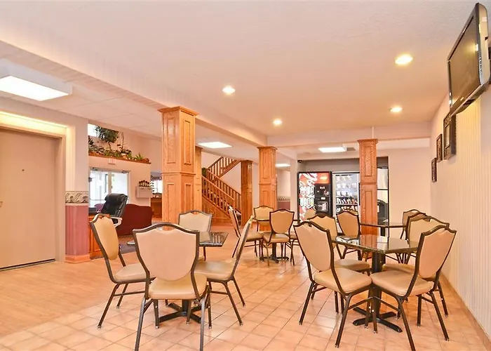 Baymont By Wyndham Il Hotel 3*