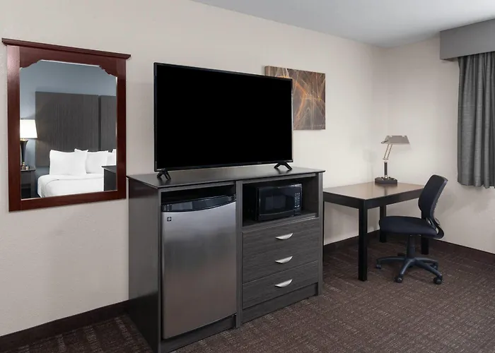Baymont By Wyndham Il Hotel Chester