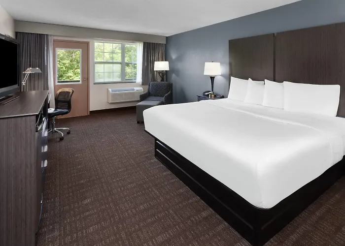 Baymont By Wyndham Il Hotel 3*